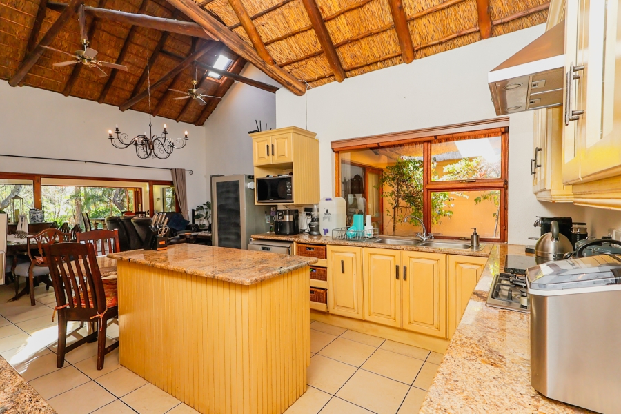 To Let 4 Bedroom Property for Rent in Lakeland North West